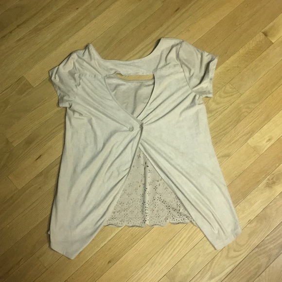 Cute tan shirt - Picture 2 of 2